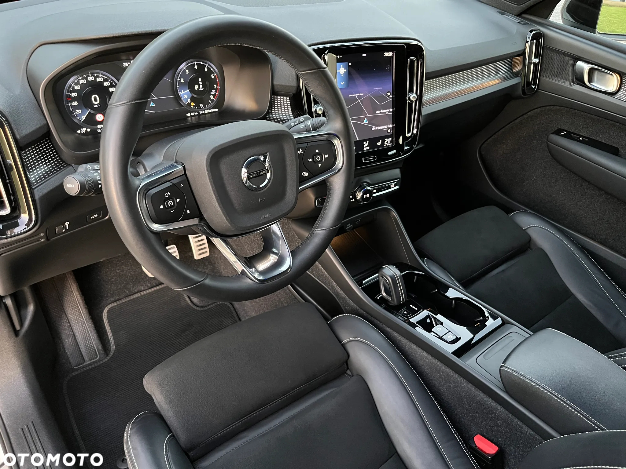 Volvo XC 40 T3 R-Design - 8