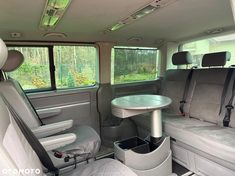 Volkswagen Multivan - 8