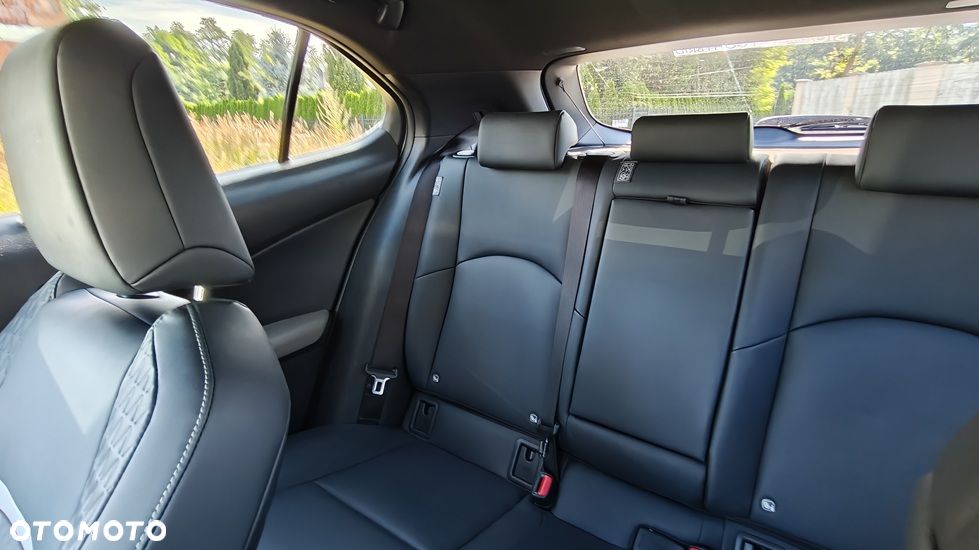 Lexus UX 250h Elegance 2WD - 13