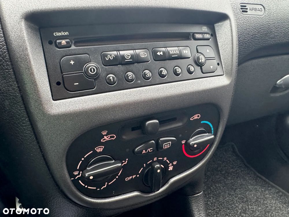 Peugeot 206 75 JBL - 19