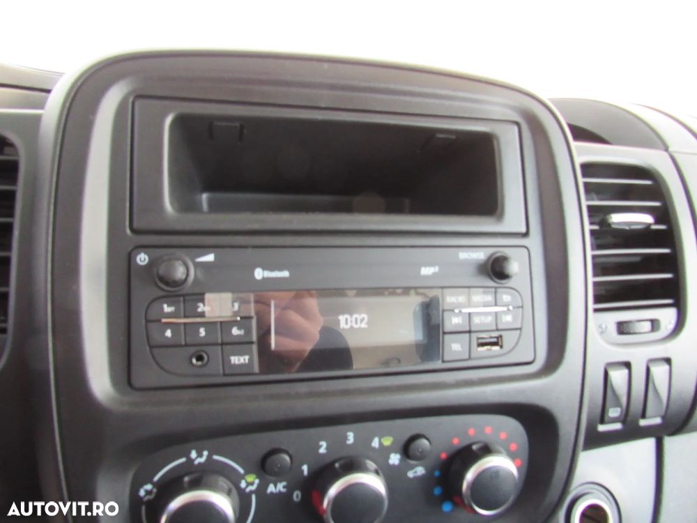 Renault Trafic - 17