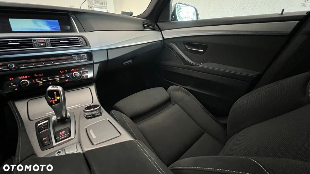 BMW Seria 5 520d xDrive - 18