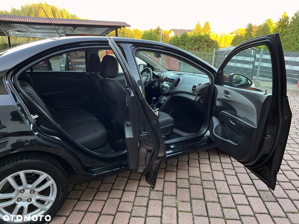 Chevrolet Aveo 1.4 LTZ S/S - 33