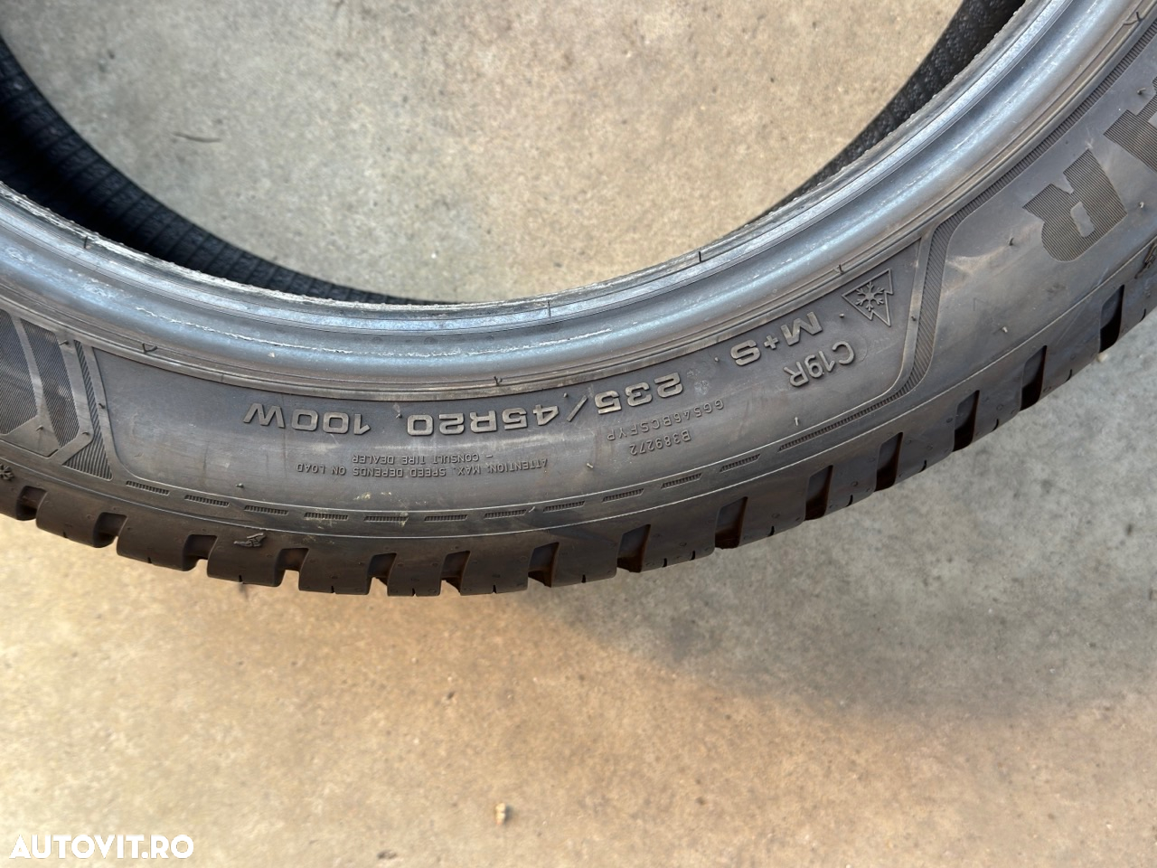 Vând 2 anvelope 235/45/20 goodyear allseason ca noi - 3