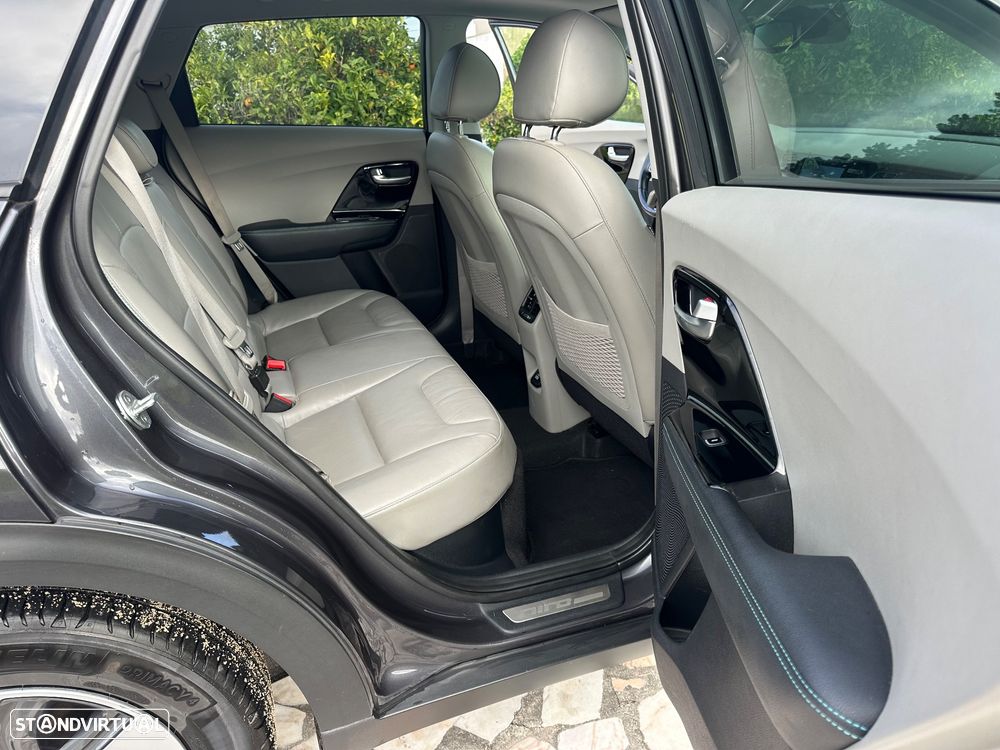 Kia Niro 1.6 GDi PHEV Tech - 25