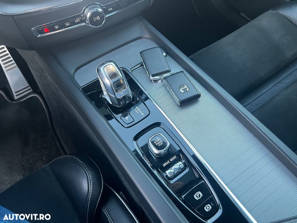 Volvo XC 60 T8 Twin Engine AWD R-Design - 30