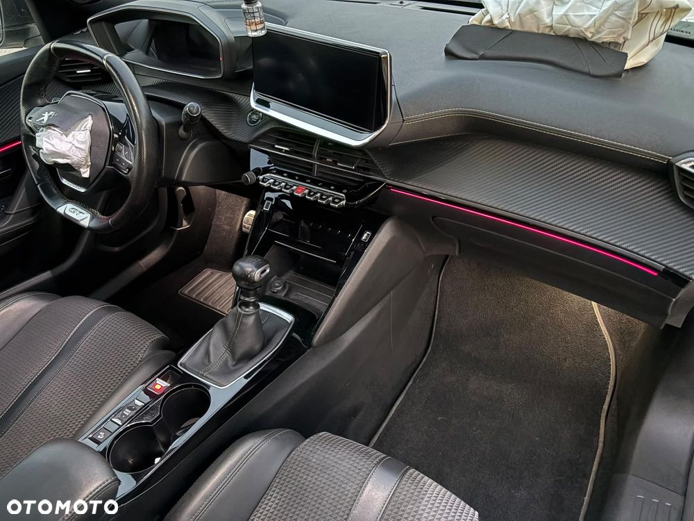 Peugeot 2008 PureTech 130 GT - 9