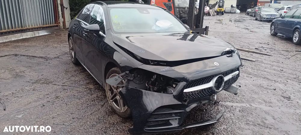 Dezmembrari / Dezmembrez Mercedes Clasa A (W177) 1.4 Benz 282914 cutie viteze manuala cod culoare 191U Negru Cosmos - 3