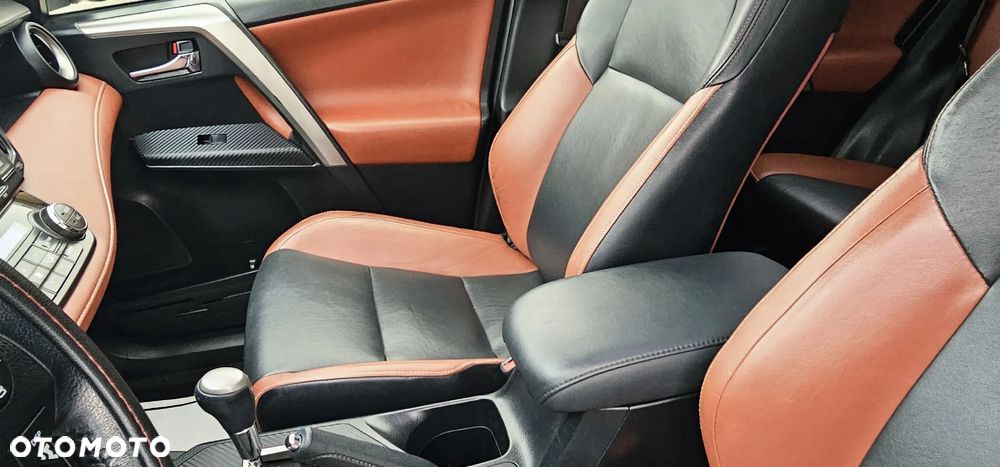 Toyota RAV4 2.2 D-CAT Premium - 35