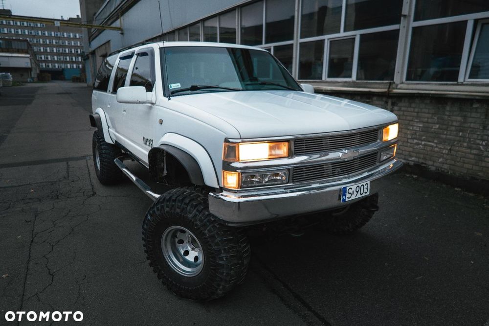 Chevrolet Suburban - 2