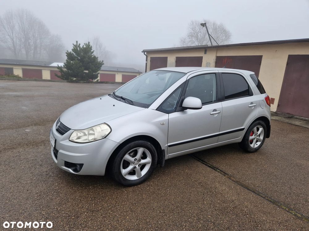 Suzuki SX4 1.6 GS / Premium - 11