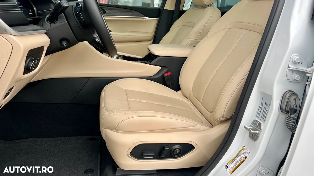 Jeep Grand Cherokee - 25