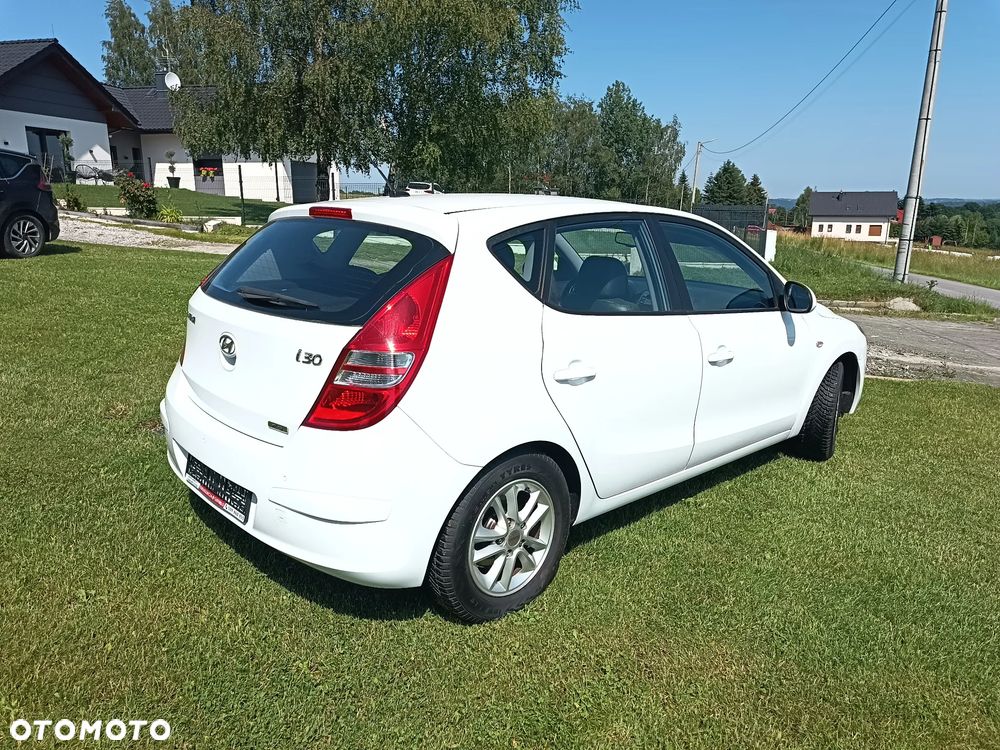Hyundai i30 2.0 Premium - 17
