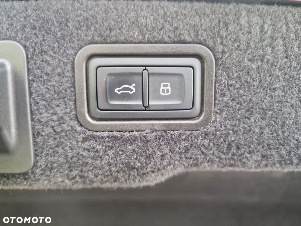 Audi A8 L 60 TFSI e Quattro Tiptronic - 37
