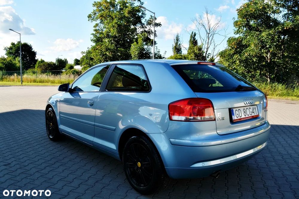 Audi A3 3-drzwiowe 1.6 tiptronic Attraction - 4