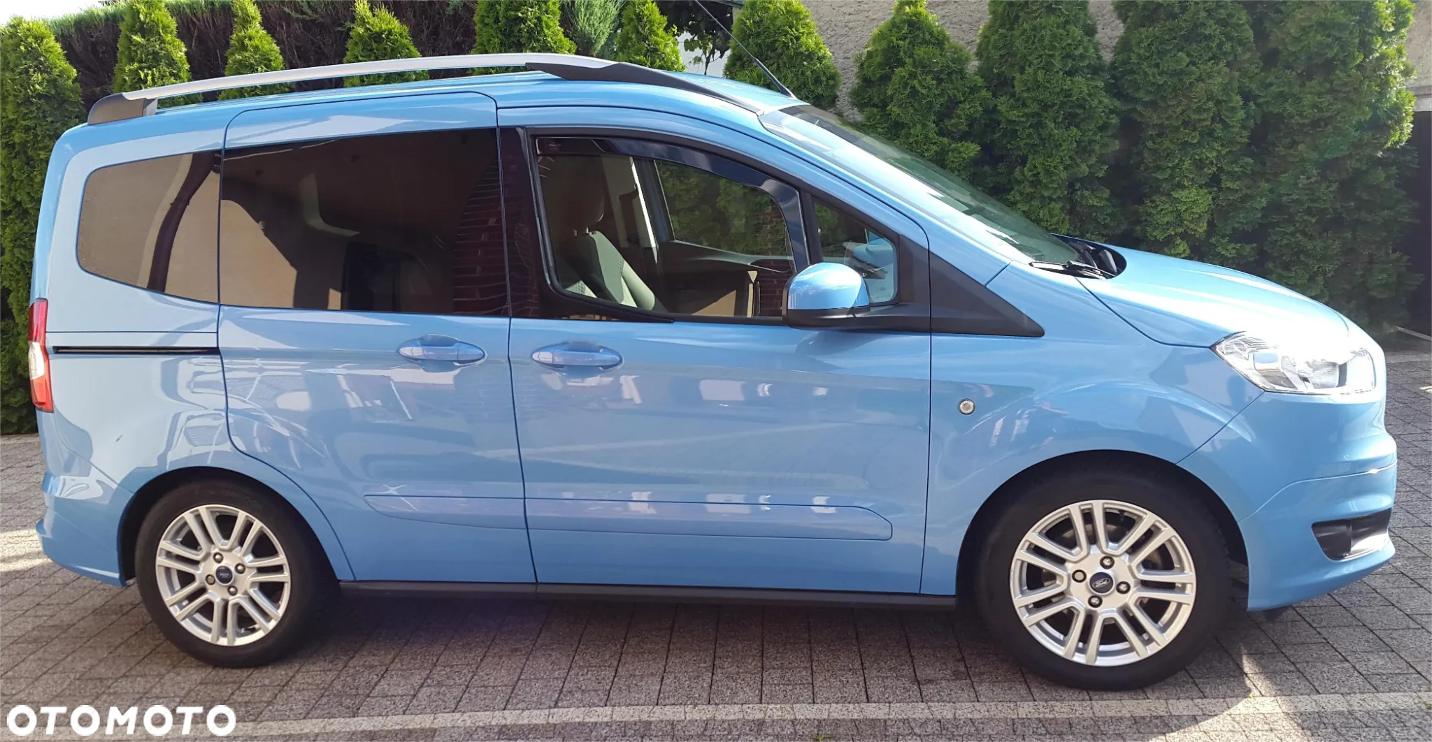 Ford Tourneo Courier 1.0 EcoBoost Titanium - 2