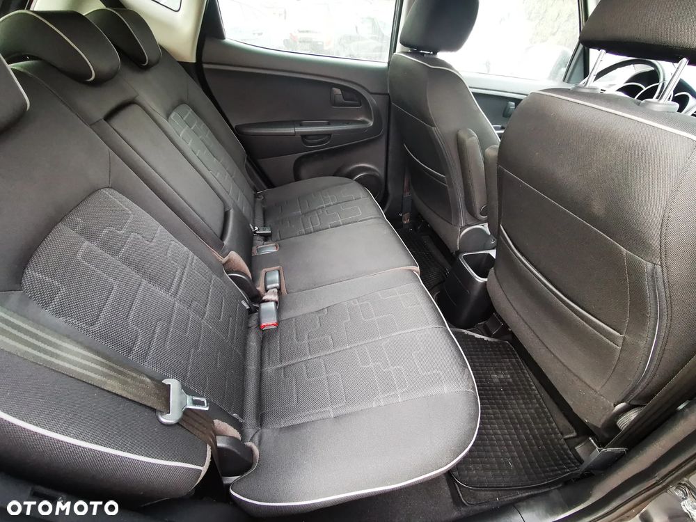 Kia Venga 1.6 CRDi 128 Business Line - 14