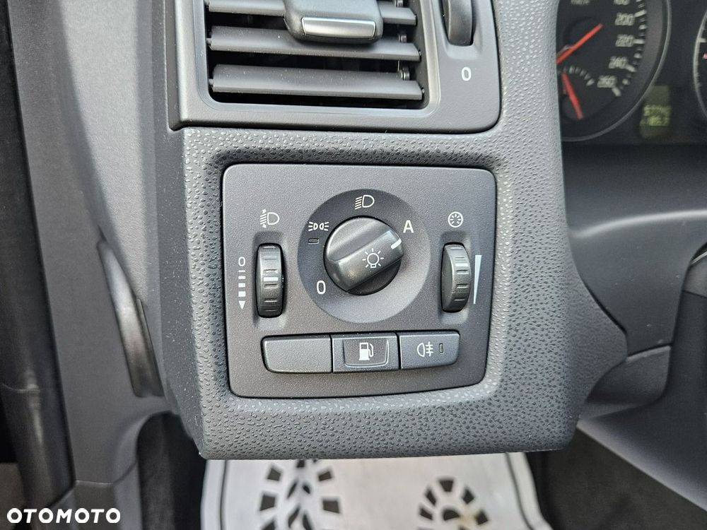 Volvo V50 DPF D3 Momentum - 19