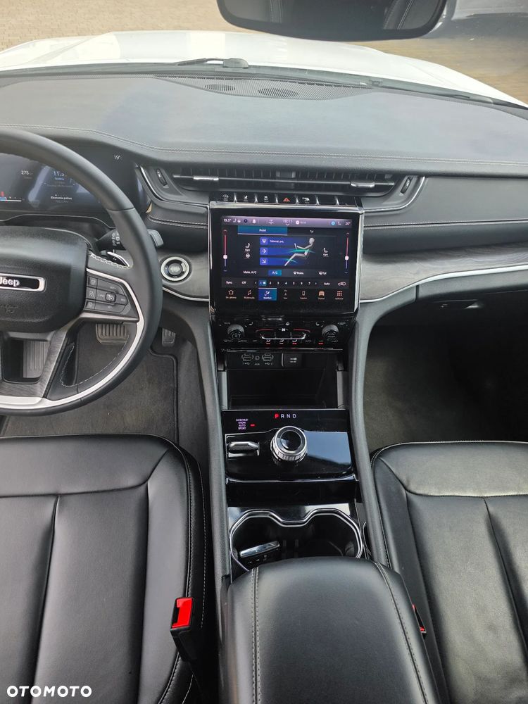 Jeep Grand Cherokee - 13