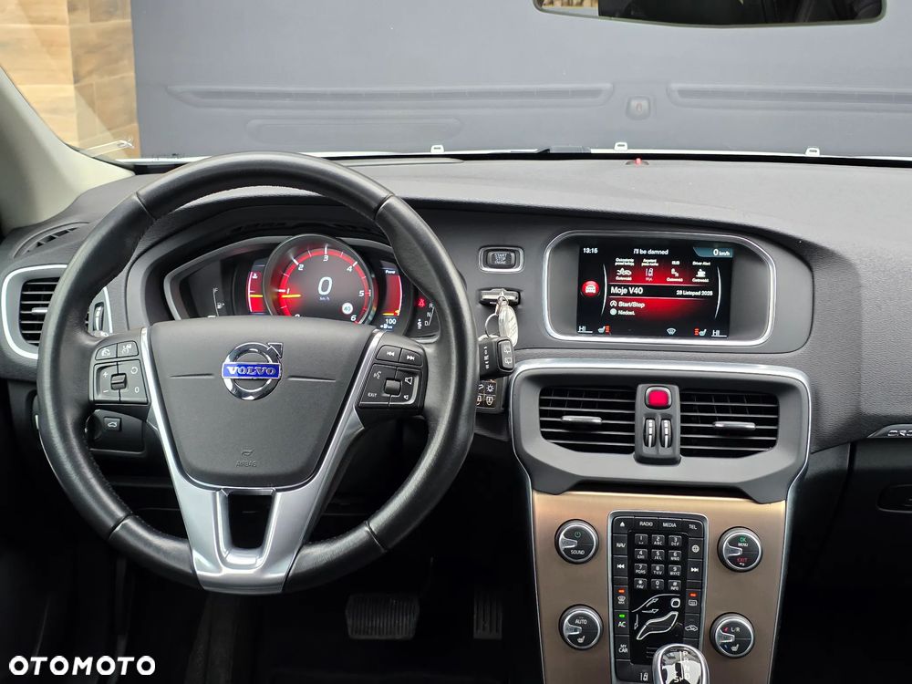 Volvo V40 Cross Country D4 Drive-E Momentum - 6