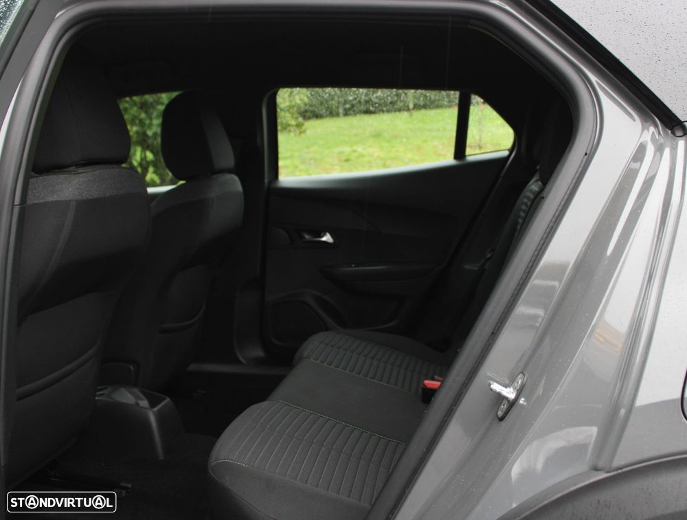 Peugeot 2008 1.2 PureTech Active Pack - 12