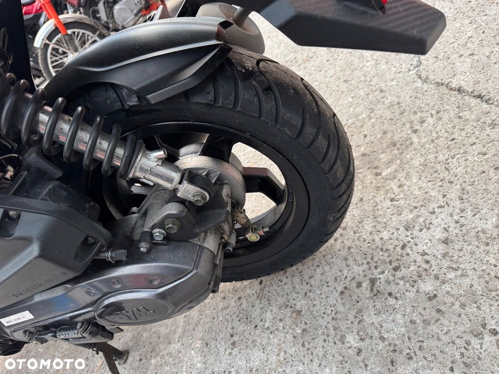 Suzuki Burgman - 14