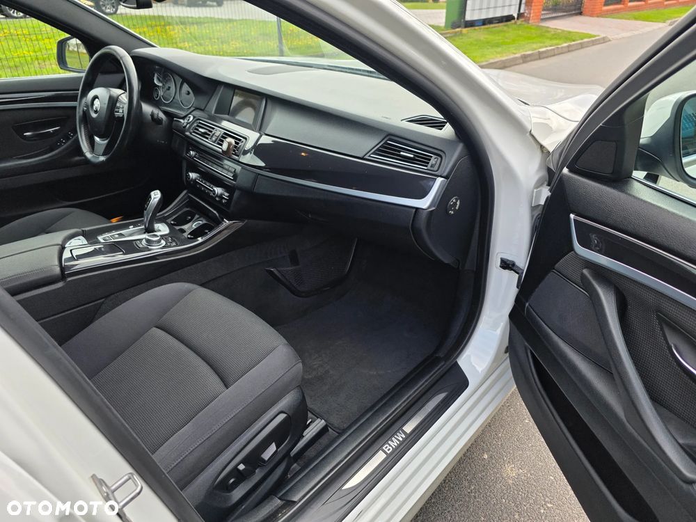 BMW Seria 5 525d xDrive Luxury Line - 20