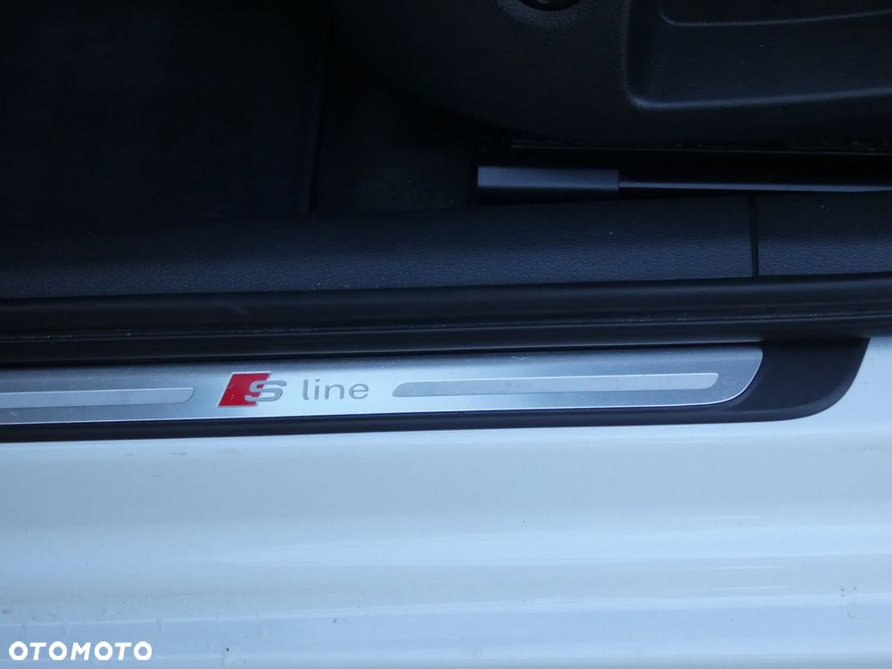 Audi A3 Sportback 1.6 TDI (clean diesel) S line Sportpaket - 30