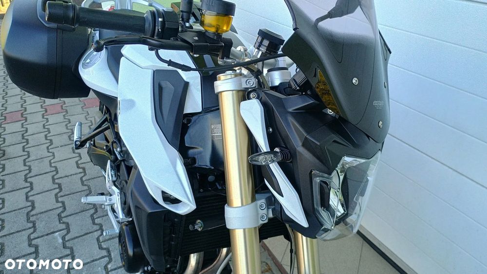 BMW F - 26