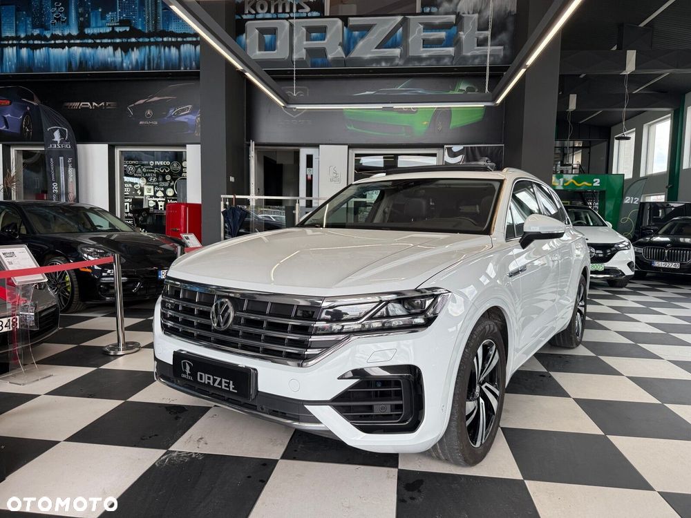 Volkswagen Touareg - 1