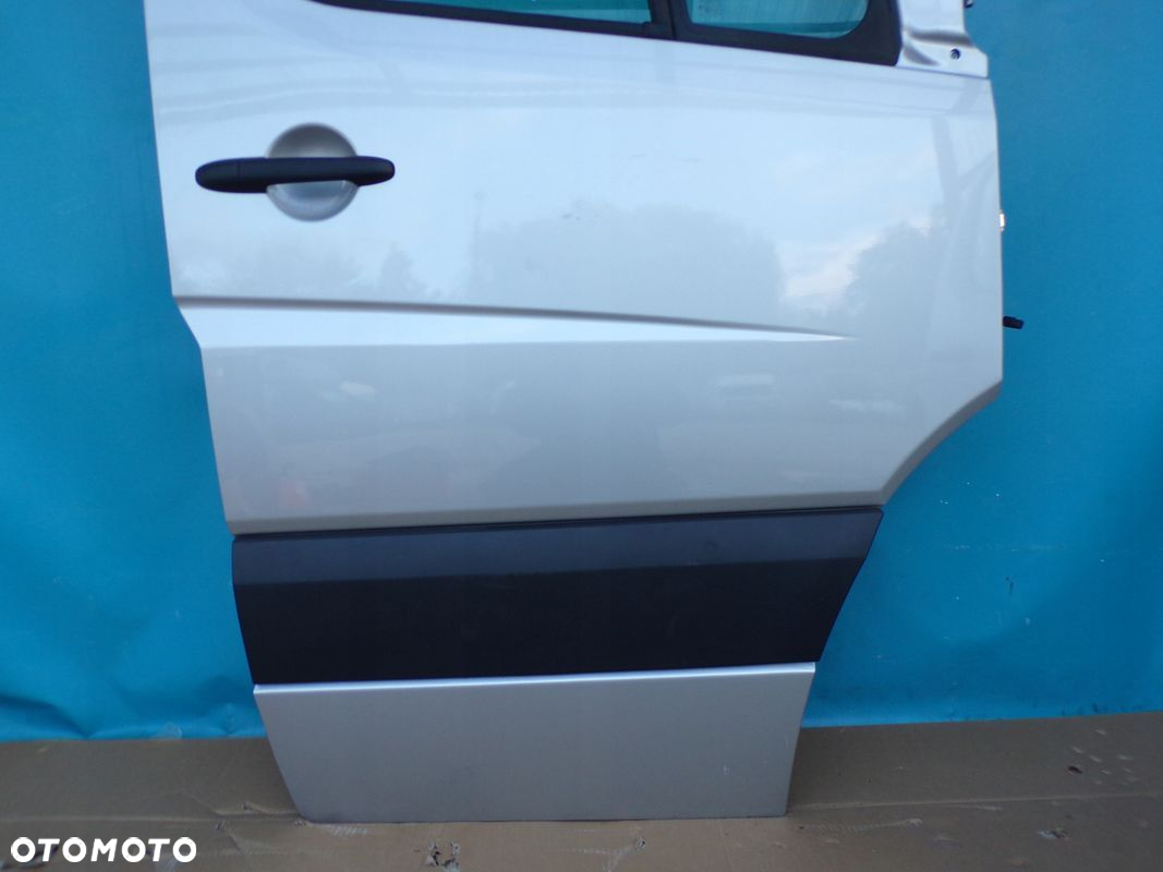 SPRINTER 906 CRAFTER drzwi przednie OCYNK PRAWE SREBRNY metalik NOWE 2017r - 2