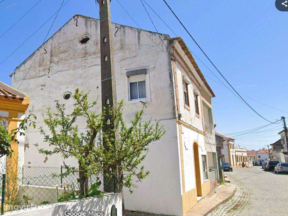 Moradia com loja e terreno amplo na vila do Pego – Arrendado com contr - Grande imagem: 2/10