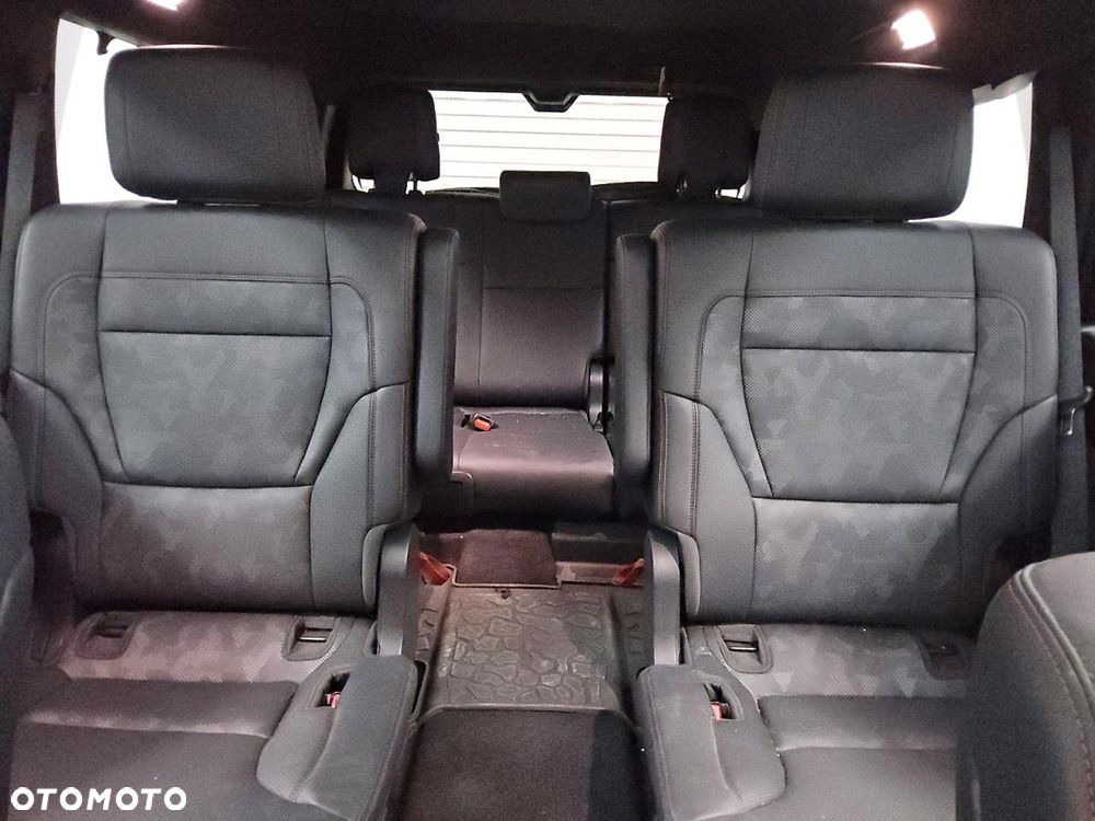 Toyota Sequoia - 9