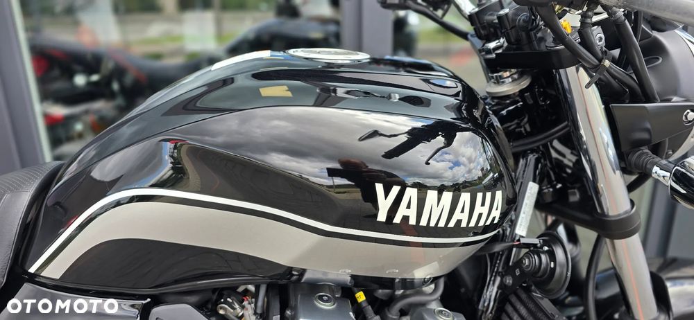 Yamaha XJR - 12