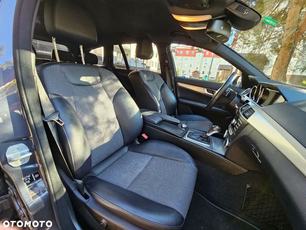 Mercedes-Benz Klasa C 250 (BlueTEC) d 4Matic T 7G-TRONIC AMG Line - 13
