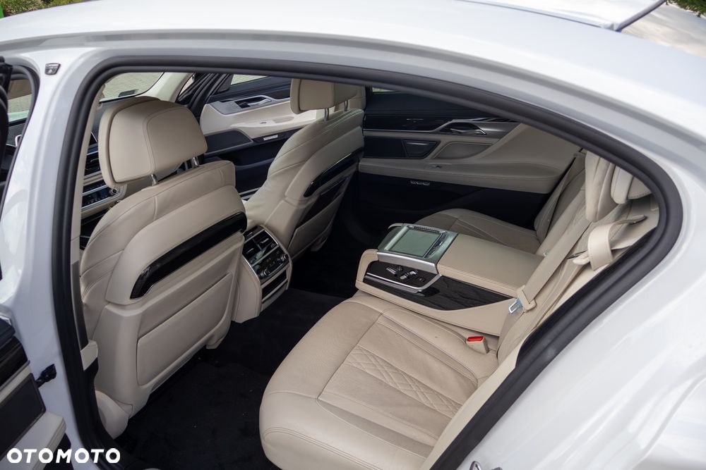 BMW Seria 7 730Ld xDrive - 31