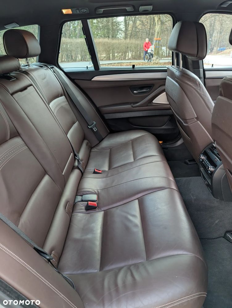 BMW Seria 5 528i xDrive Luxury Line - 12