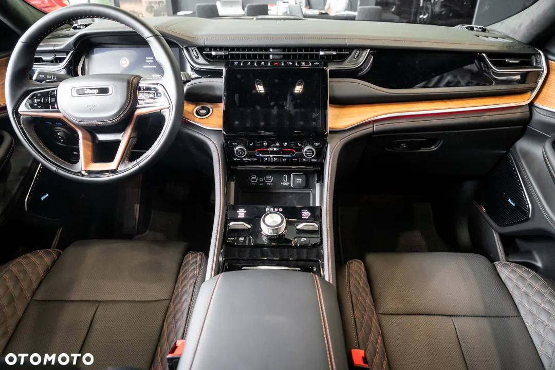 Jeep Grand Cherokee - 27