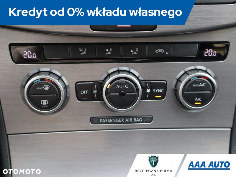 Volkswagen Passat - 13