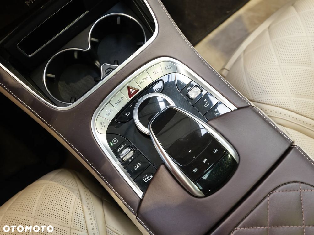 Mercedes-Benz Maybach Klasa S 560 4Matic 9G-TRONIC - 26