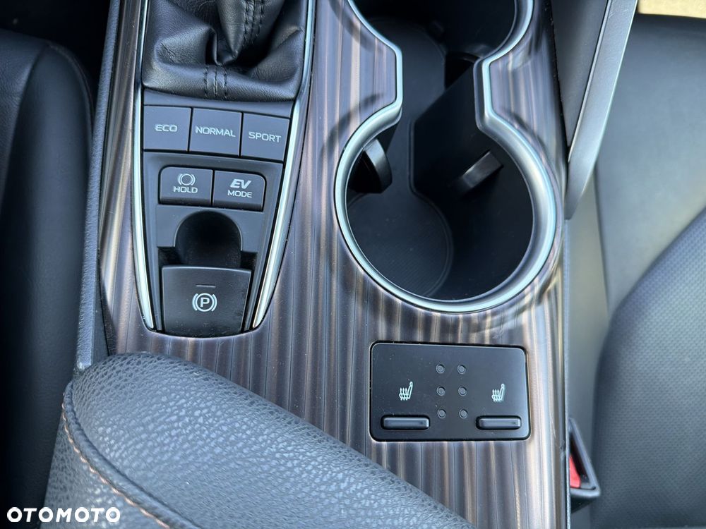 Toyota Camry 2.5 Hybrid Executive CVT - 20