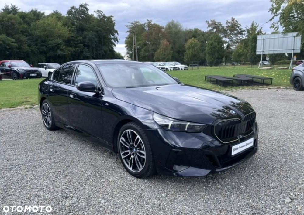 BMW 5 Series 2024 photo 2