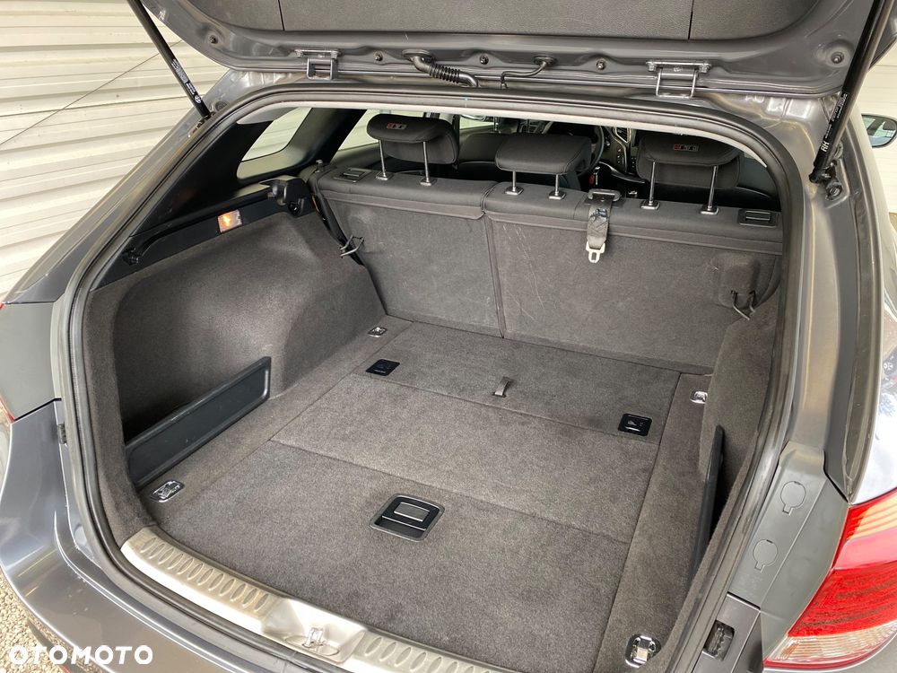 Hyundai i40 Kombi blue 1.6 Trend - 5