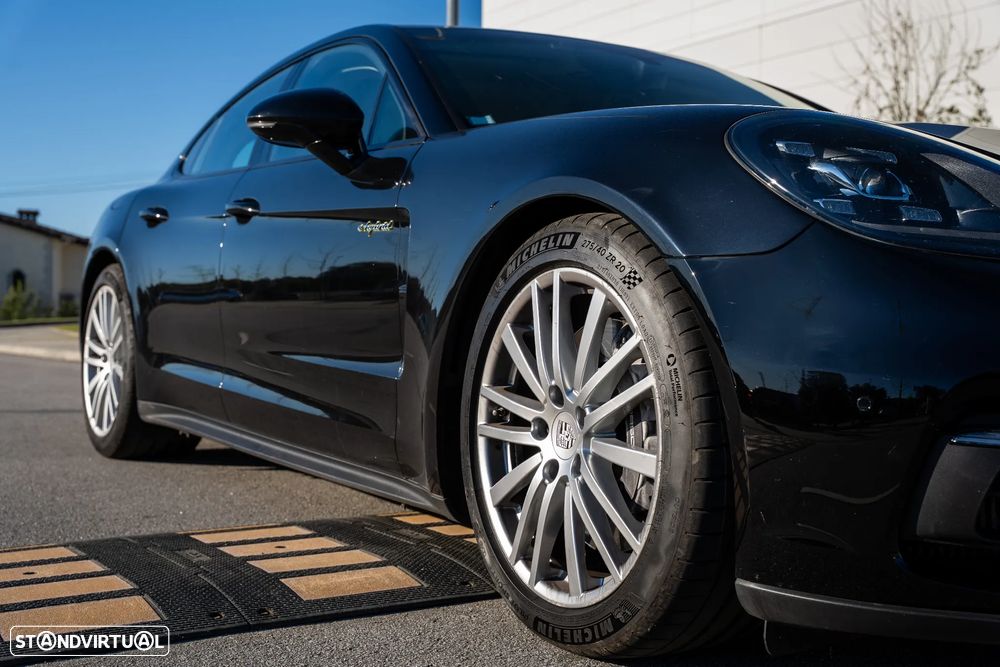 Porsche Panamera 4 E-Hybrid - 15