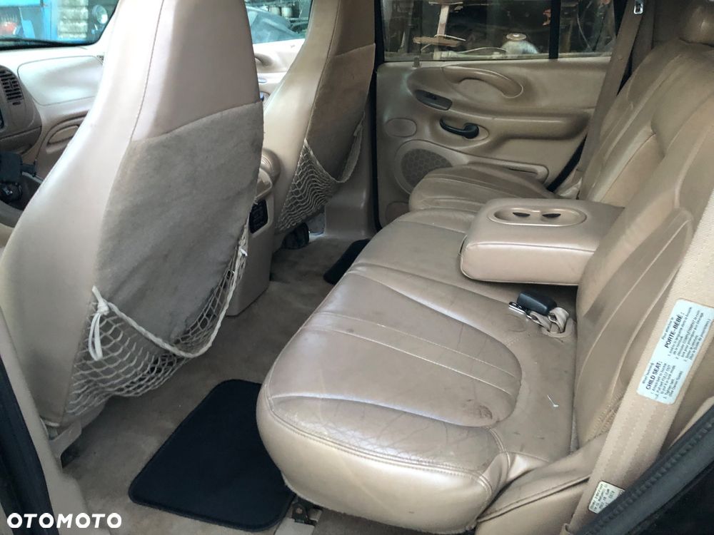 Ford Expedition - 16
