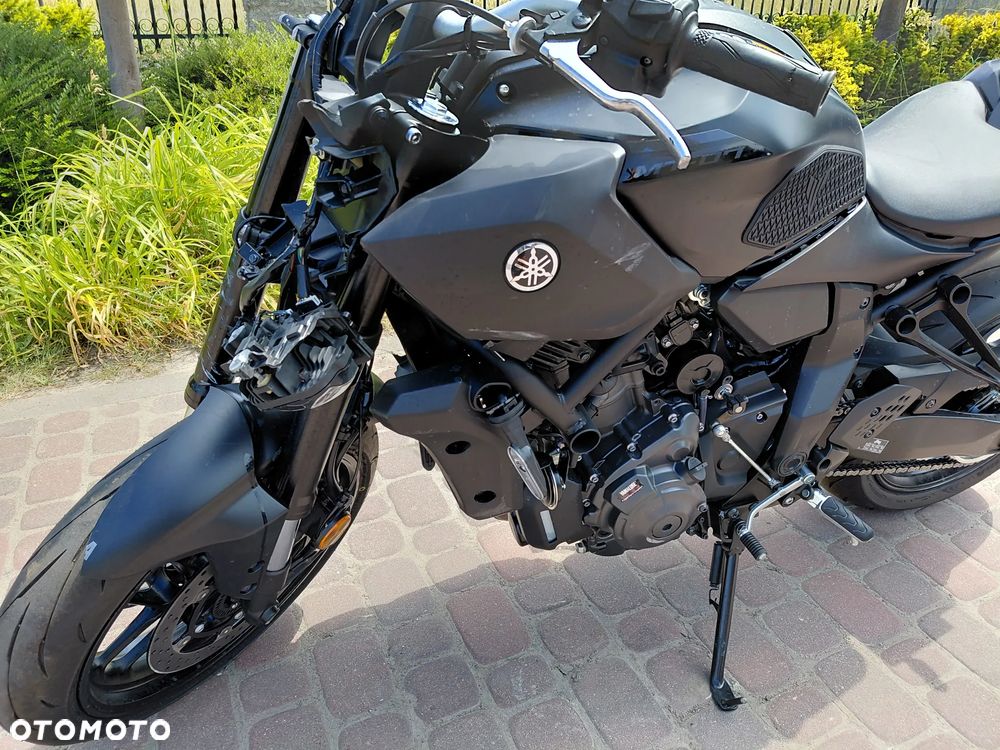 Yamaha MT - 17