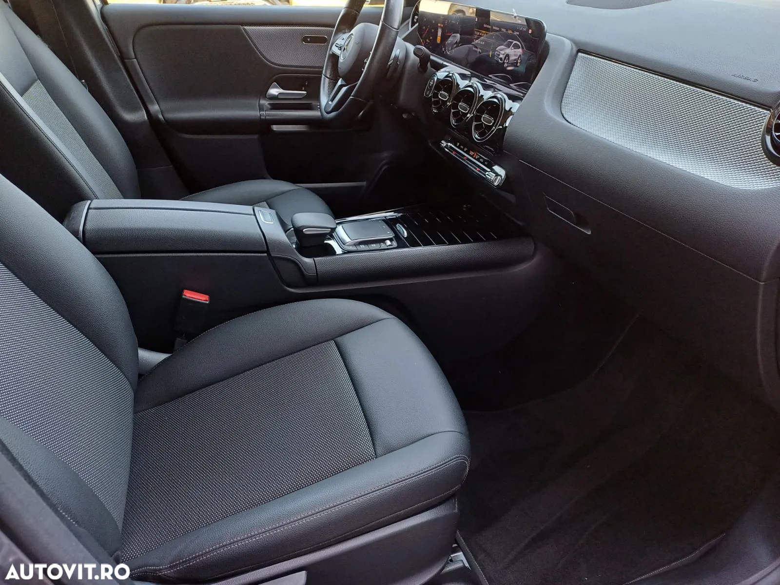 Mercedes-Benz GLA 180 d Aut. - 11