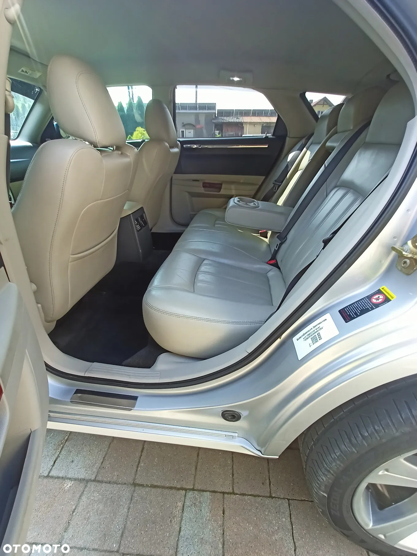 Chrysler 300C 5.7 V8 Hemi AWD - 14