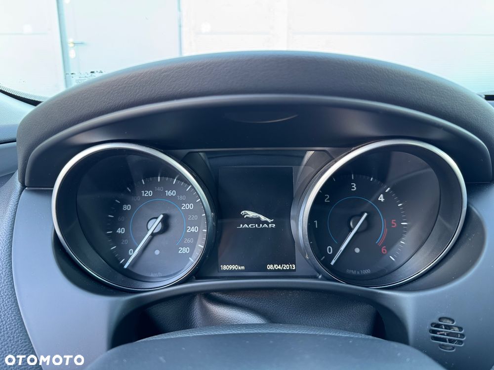 Jaguar XE E-Performance Pure - 5