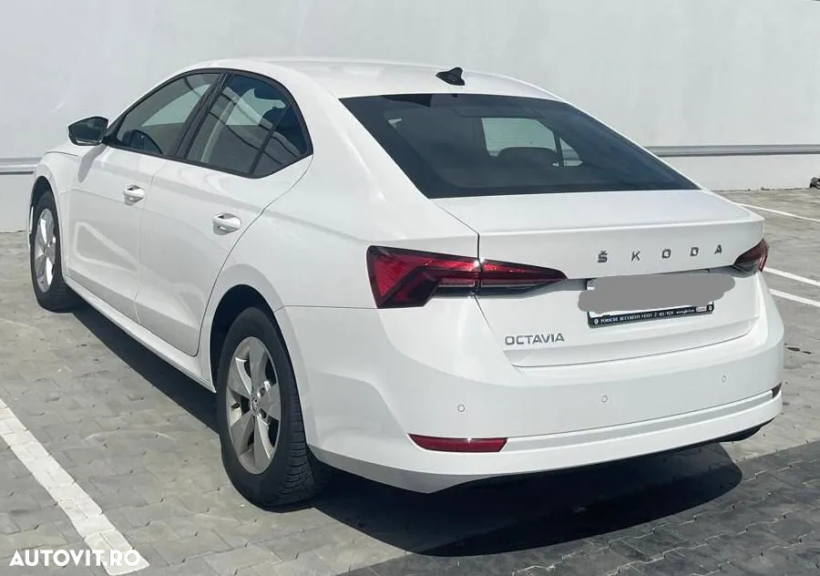Skoda Octavia 2.0 TDI DSG Style - 4